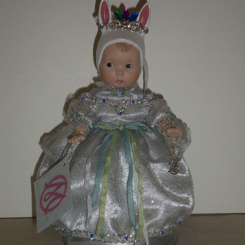 Marie Osmond Doll BUNNY LOVE 10th ANNIVERSARY Necklace Wrist Tag COA